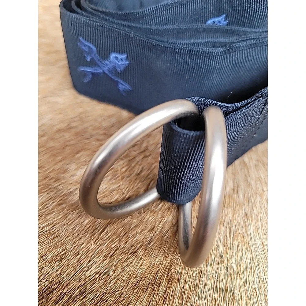 Vineyard Vines Men's Size M Belt Navy Blue Fish Bone Skeleton D-Ring Ribbon